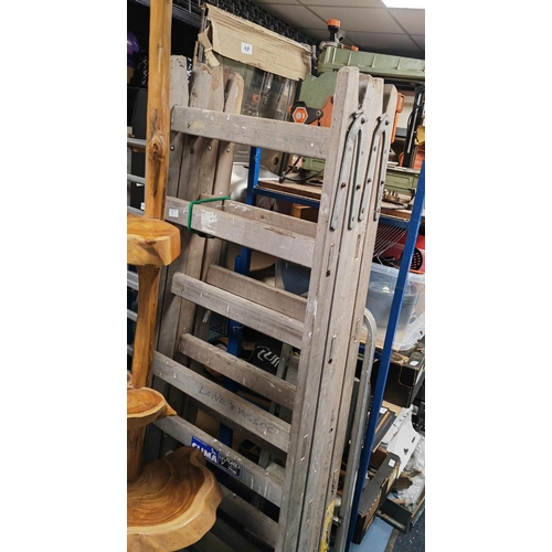 30 - 2 Wooden Trestles