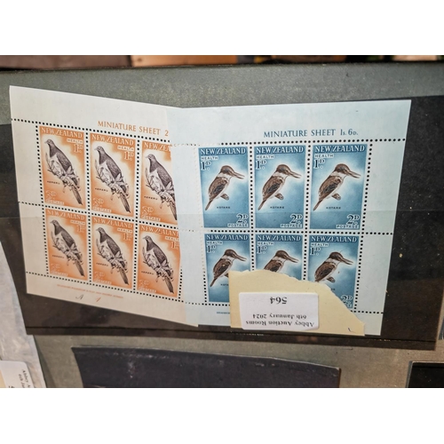 564 - New Zealand Birds Stamps