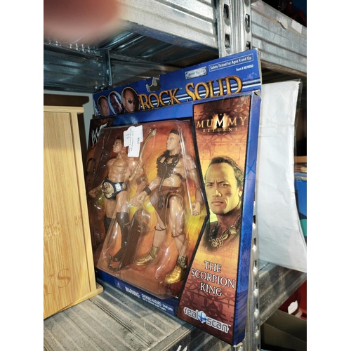 598 - Rock Solid Action Figures, Wwf Wrestling The Rock & The Mummy Returns Scorpion King, Unopened In Ori... 