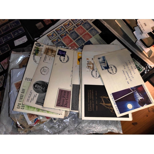 579 - Selection Of 1960'S First Day Covers And Stamps