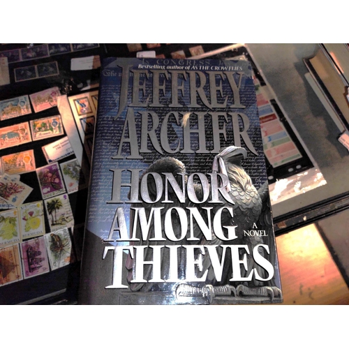 588 - Jeffrey Archer Honor Among Things Book Signed By Him With Genuine Certificate