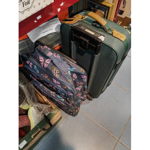 629 - 2 Travel Suitcases