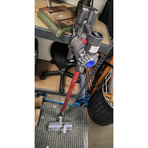 65 - Dyson V6 Total Cordless Hoover Working Fault To Base