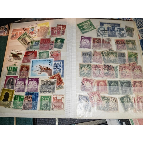 547 - 4 Stock Books Of World Stamps