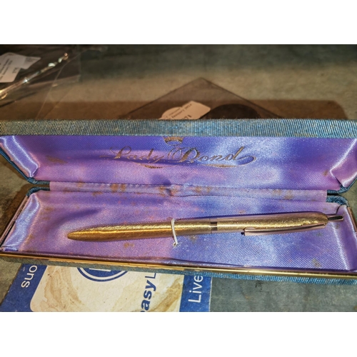 370 - Cased Lady Bond [Pen