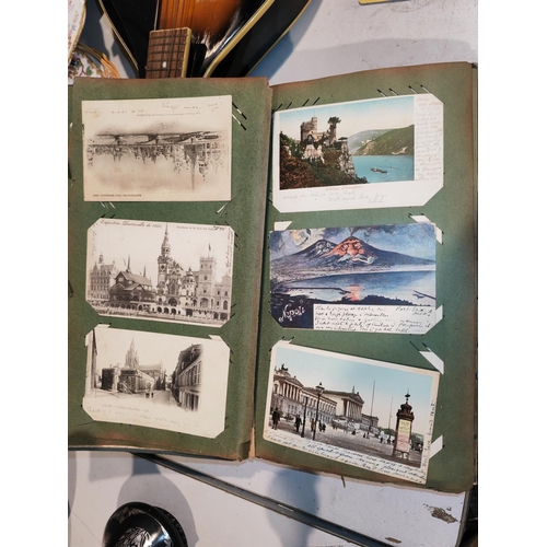 546 - Vintage Postcard Album - 200 Postcards