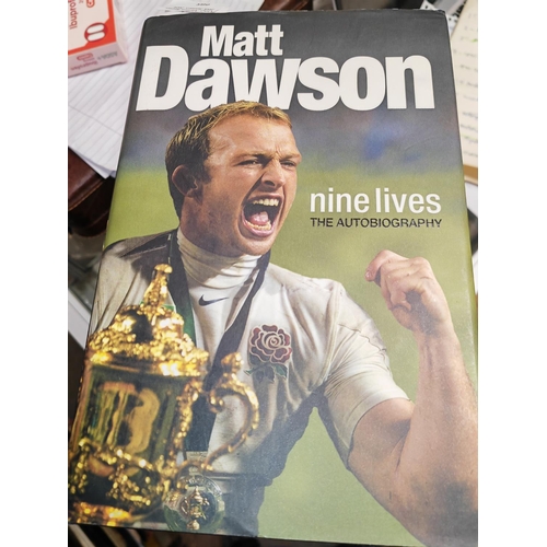 605 - Matt Dawson Nine Lives Autobiography Signed By Him With Genuine Certificate