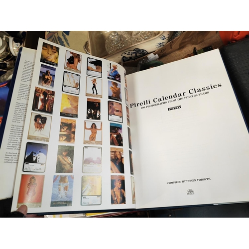 680 - Book Pirelli Calendar Classics, 100 Photographs First 30 Years, Full Page Images, Nude