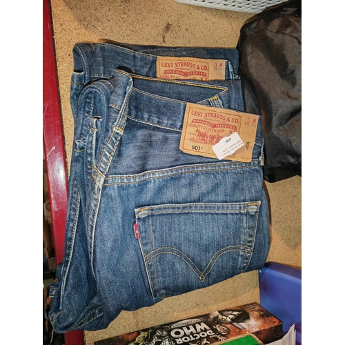 690 - Pair Of Levi Jeans W34 L32