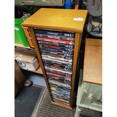 714 - 50 Dvd'S In Dvd Stand