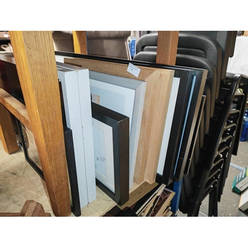 89 - Selection Of Picture Frames W Some Pictures