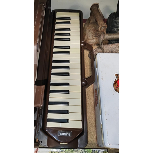 166 - Yamaha Pianica P-37 In Case