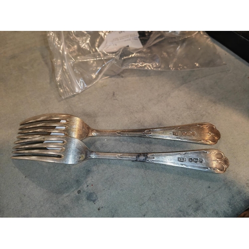 353 - 2 Silver Forks Weights 141.9Gms Approx.