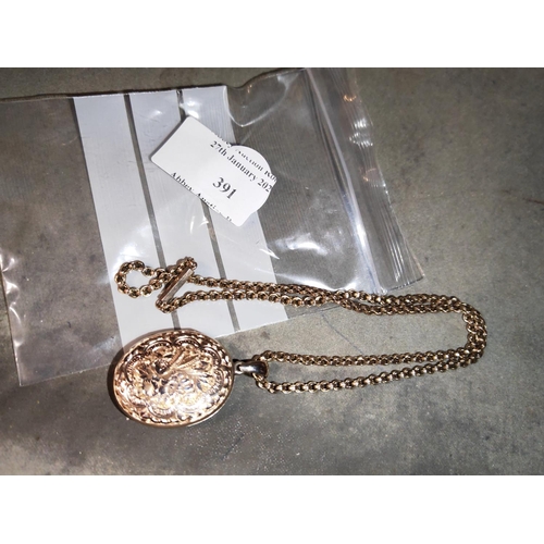 391 - Decorative Locket On Chain