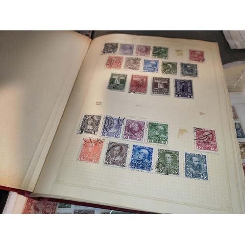 561 - Red Album Of Stamps