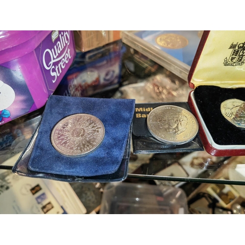 294 - Selection Of Coins In Cases