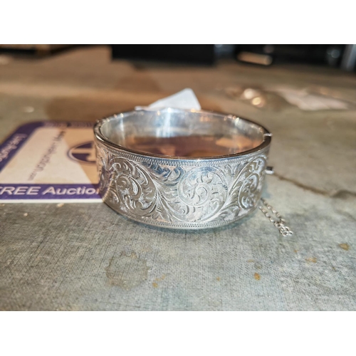 373 - Silver Bangle