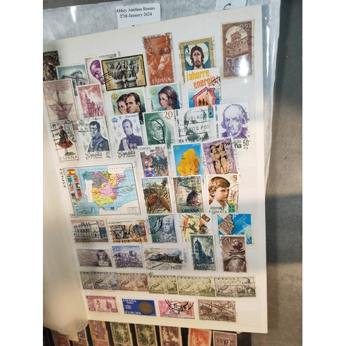 562 - 12 Pages Of Spanish Stamps