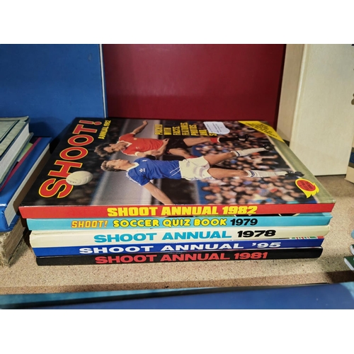 7 - Shoot Out Annuals X 4 78,81,82,95 Plus Quiz Book 1979