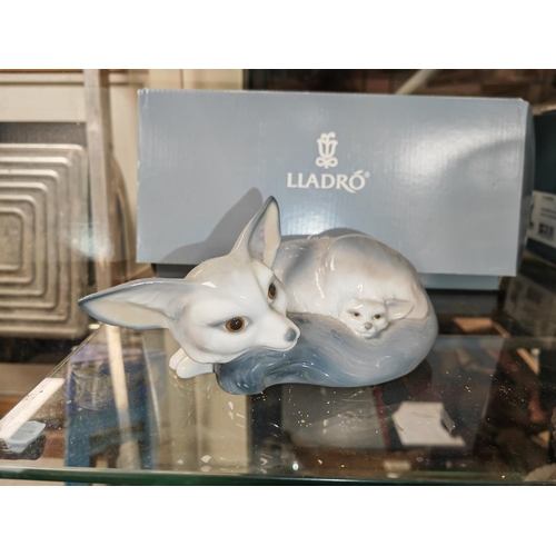 258 - Lladro Fox And Cub Figurine Model No 01008668 Boxed