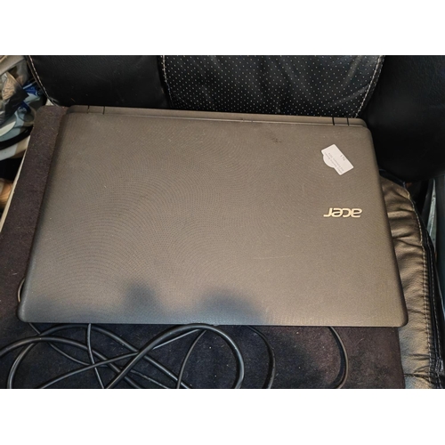 263 - Acer Laptop With Windows 10 Amd 1.8Ghz Processor, 1Gb Hard Drive, 4Gn Memory In Working Order With C... 