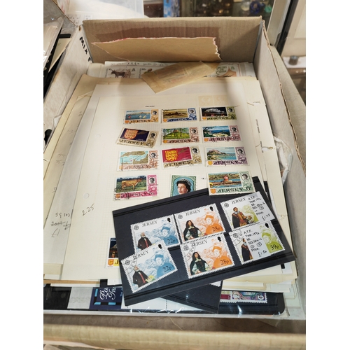 543 - Box World Stamp Packets And Pages