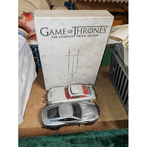 150 - 2 James Bond Diecast Cars Plus A Boxed Set Of Game Of Throne Season 3