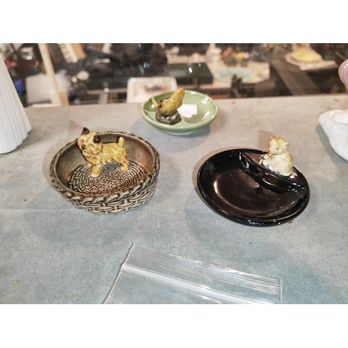 346 - 3 Wade Pin Dishes Salmon, Dog And A Lion Cub