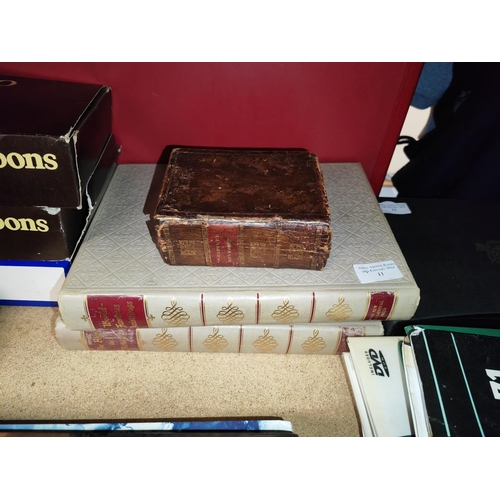 11 - 2 Volumes Of World Famous Paintings, Plus A Scripture History Book