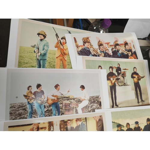 605 - Set Of 8 Front Of House Photo'S Of The Beatles Help Repro