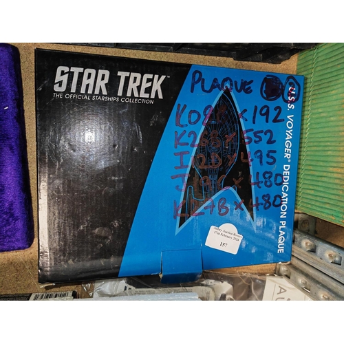 157 - Star Trek Official Star Ships Collection Uss Voyager Dedication Plaque In Original Box