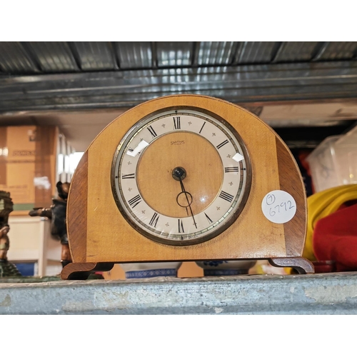 409 - Vintage Wooden Mantle Clock