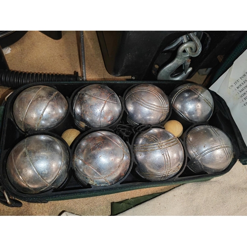 149 - Set Of French Boules In Case