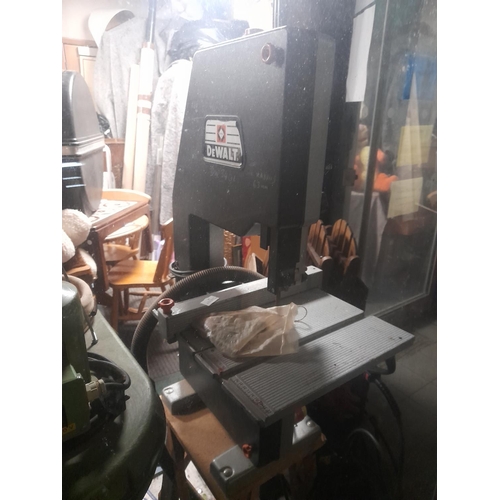 39 - Dewalt Dw3401 Bandsaw Working