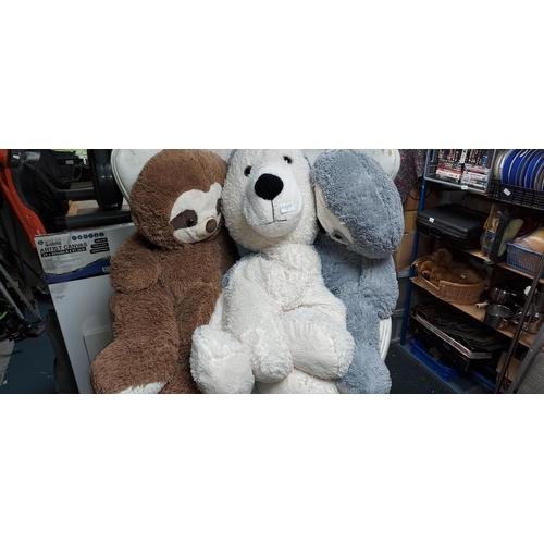 84 - 3 Large Soft Toys