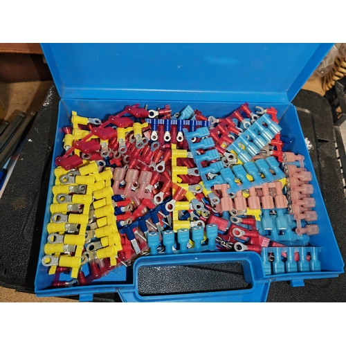 127 - Case Of Connectors