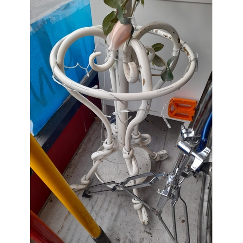 58 - White Metal Coat/Hat Stand With Flower Decoration