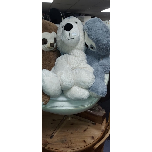 85 - 3 Large Soft Toys