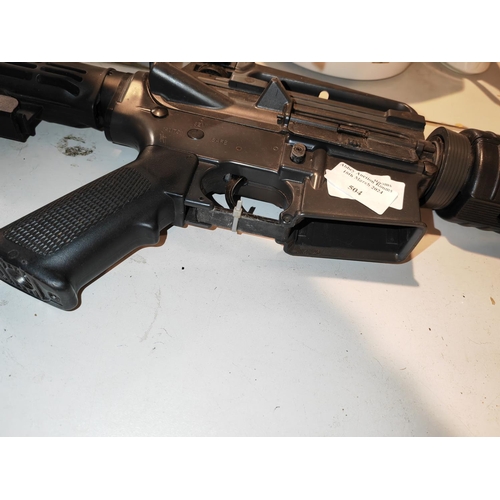 504 - M15A4 Airsoft Gun Full Working Order Collapsable Stock No Magazine Battery Powered (Battery Missing)