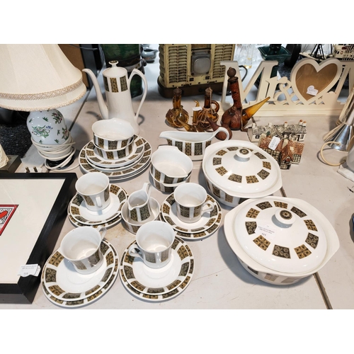 519 - Burleigh Ware Burgess & Leigh Retro Aragon Patterned Tea And Dinner Set