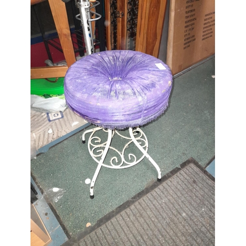 41 - 1970'S Metal Dressing Table Seat In Need Of T L C