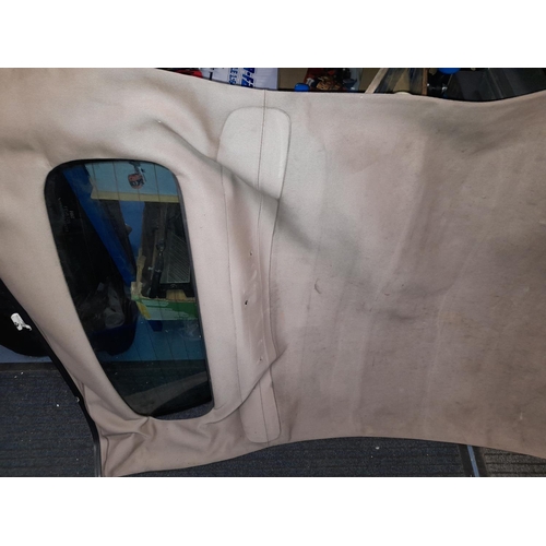 52 - Fiat 500 Soft Top Roof With Rear Glass Needs Cleaning