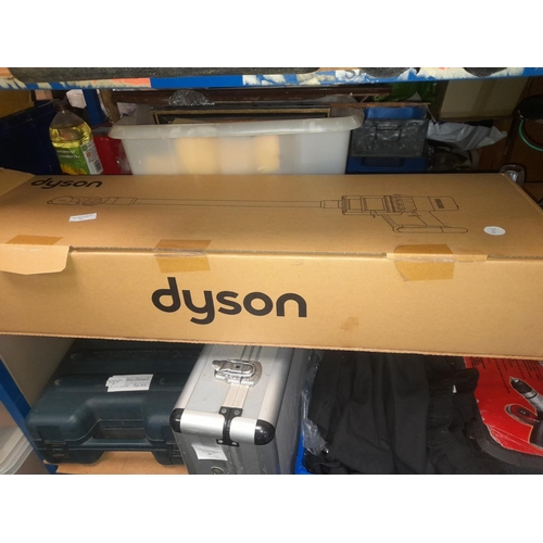 33 - Dyson Cordless Hoover With Charger In Box Working