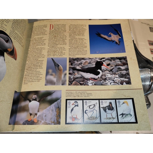 527 - Album Of Nature Stamps - 6 Countries