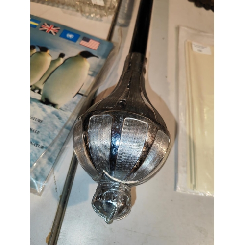 528 - Replica Queen'S Guard Staff