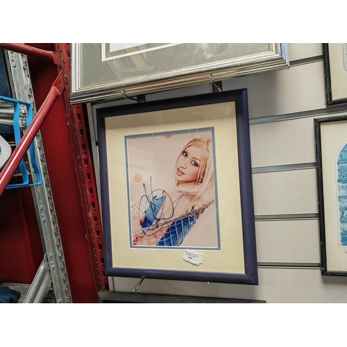 100 - 3 Framed Pop Star Photo'S