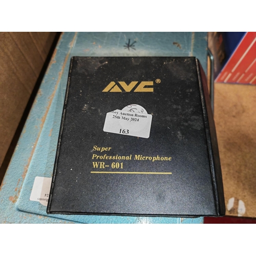 163 - Avc Professional Wireless Microphone