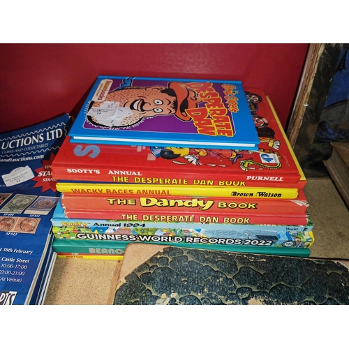 14 - Collection Of 11 Children'S Books Including Beano, Dandy