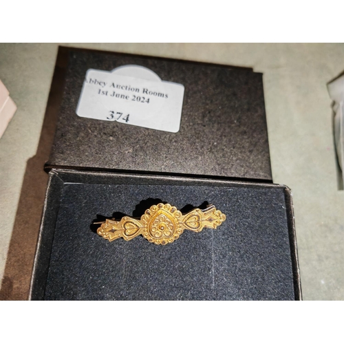 374 - 9Ct Gold Brooch