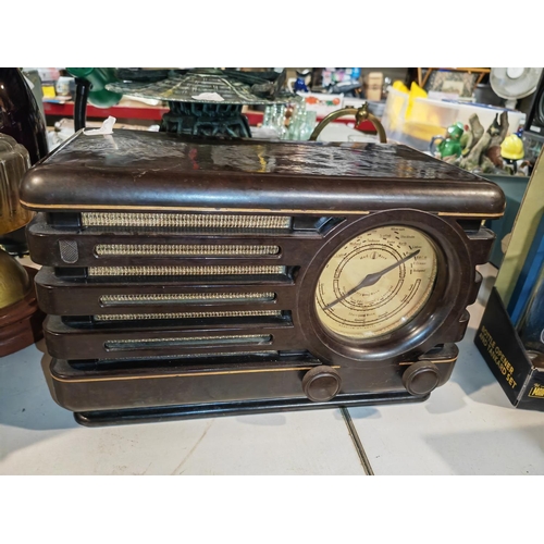 508 - 1930'S Medwave Bakelite Radio